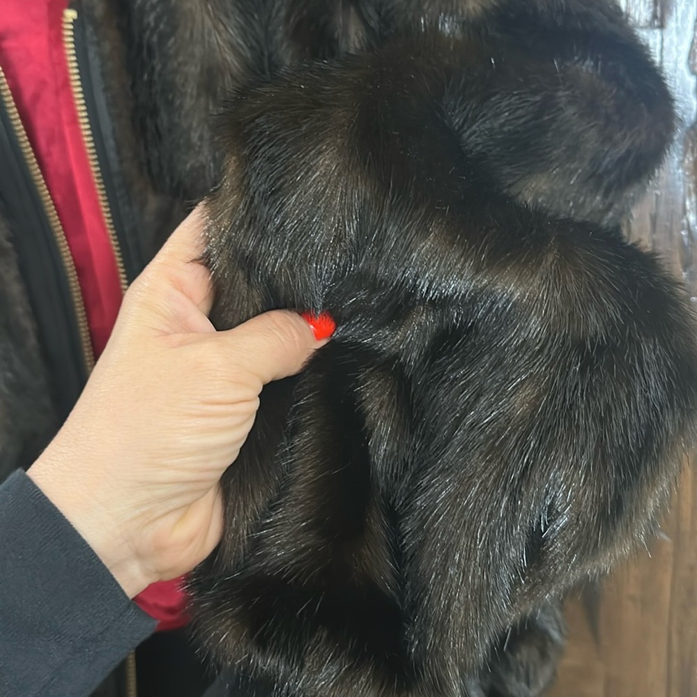 Luxurious Brown Fur Jacket - Picture 7 of 8